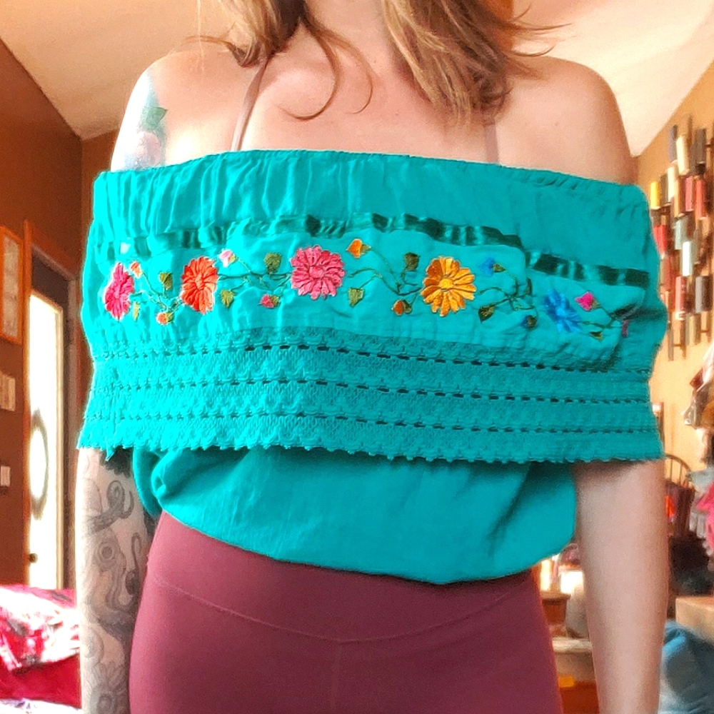 Authentic Mexican top off shoulder, embroidered, floral, lace, cotton/linen type